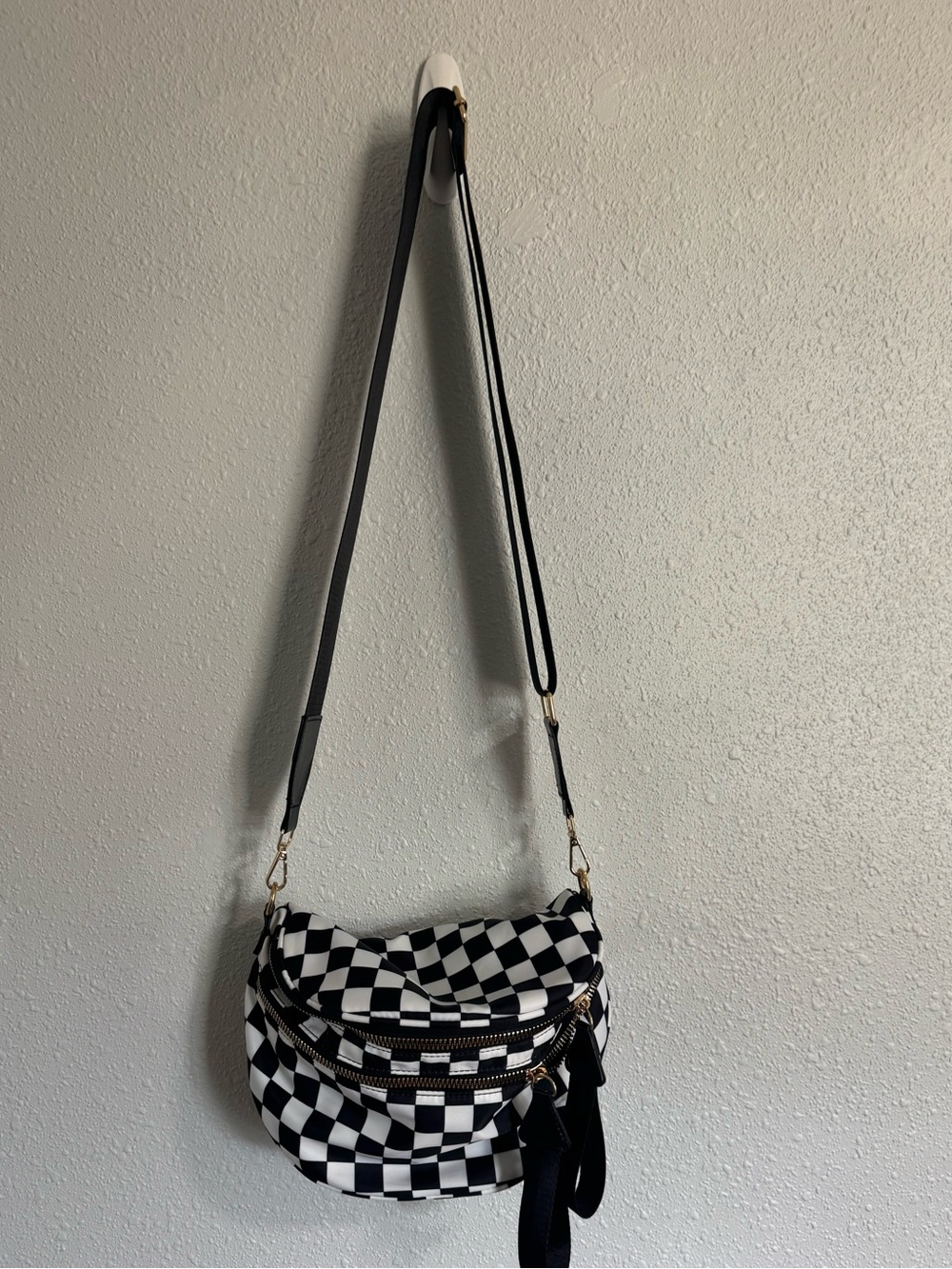 GoFree - The Roomiest Bum Bag (Black and White Checkered) - Picture 3 of 8